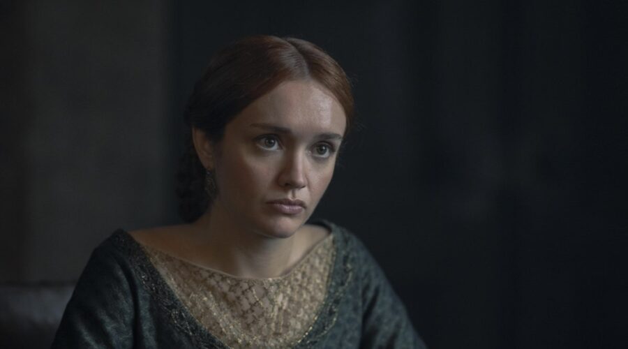 Olivia Cooke (Alicent Hightower) in una scena di “House of the Dragon 2“. Credits: Courtesy of HBO/Sky Italia.