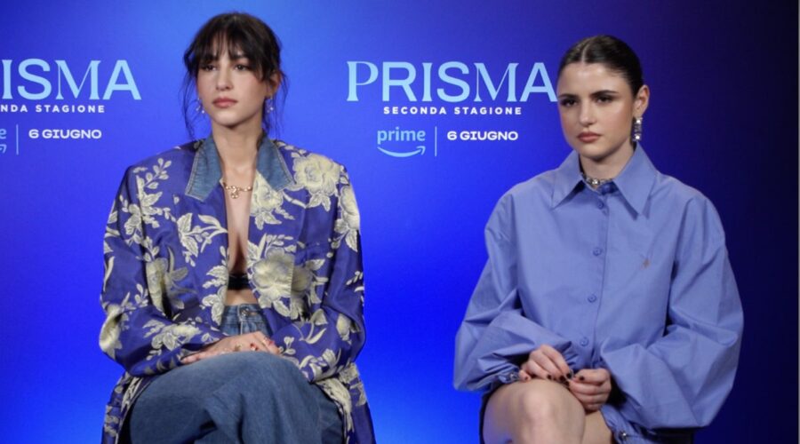 Da sinistra: Chiara Bordi e Caterina Forza nell'intervista per “Prisma 2”. Credits: Tvserial.it.
