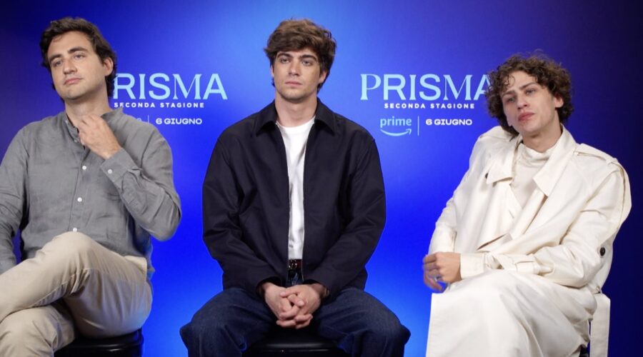 Da sinistra: Ludovico Bessegato, Lorenzo Zurzolo e Mattia Carrano nell'intervista per “Prisma 2”. Credits: Tvserial.it.