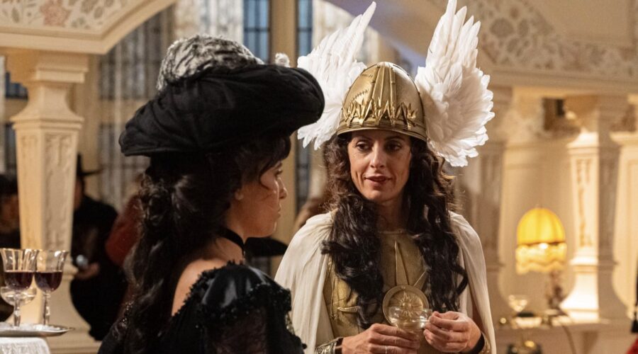 Amparo Piñero (Martina Luján); Cristina Fernandez (Margarita) In La Promessa Credits Rete In Rete