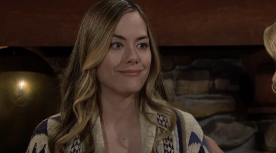 Hope (Annika Noelle) in una scena di “Beautiful”. Credits: BBL Distribution/Cattura schermo/Mediaset Infinity.