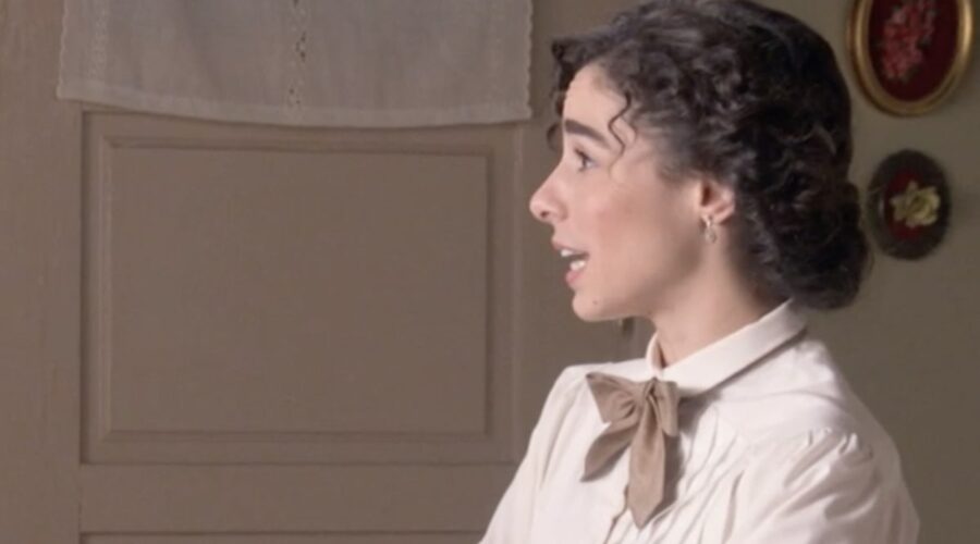 Candela Serrat (Celia Silva Torrealba) in una scena della puntata 200 di “Sei Sorelle”. Credits: Rai.