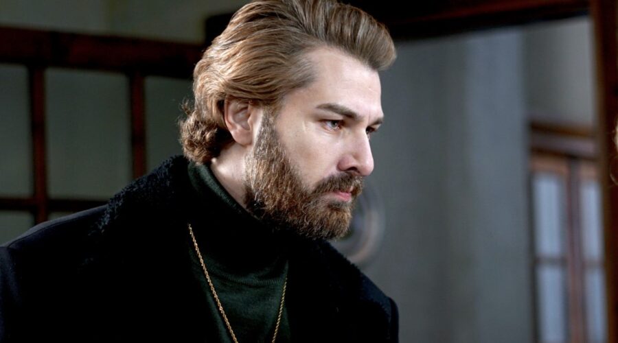 Furkan Palali (Fikret Fekeli) in una scena di