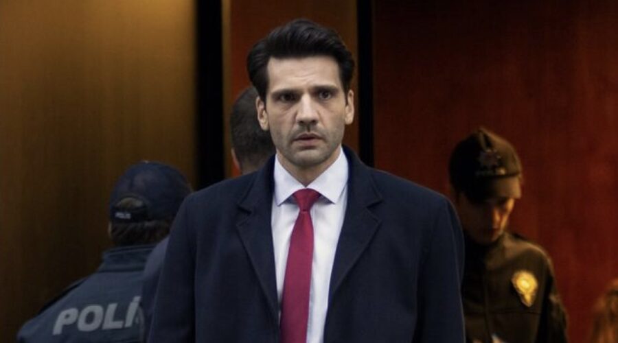Kaan Urgancioglu (Ilgaz Kaya) in una scena di “Segreti di Famiglia”. Credits: RTI Mediaset.