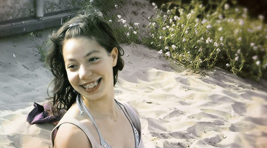 Immagine Di Yara Dalla Serie Il Caso Yara Credits Netflix