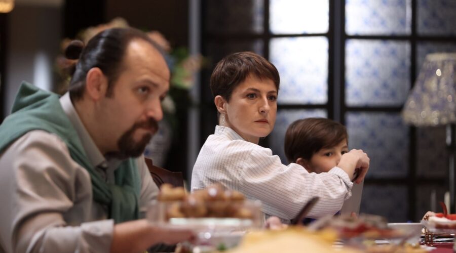Canan Ergüder (Leyla) in una scena di “The Family”. Credits: RTI Mediaset.