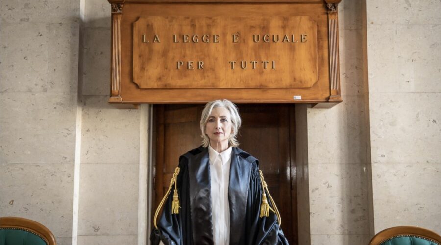 Lunetta Savino in una scena di “Libera”. Credits: Rai/Fabrizio Di Giulio.