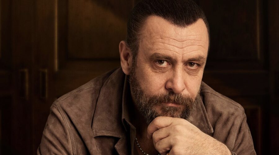 Nejat İşler (Cihan) in “The Family”. Credits: RTI Mediaset.