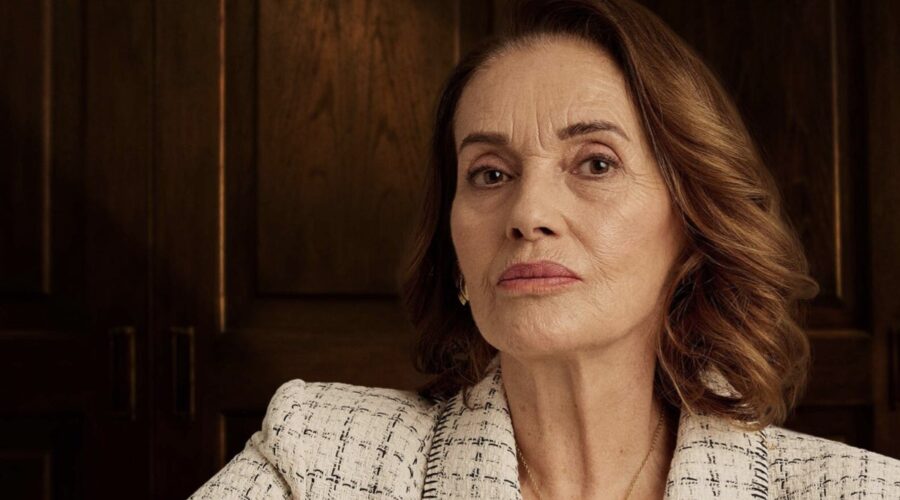 Nur Sürer (Hülya) in “The Family”. Credits: RTI Mediaset.