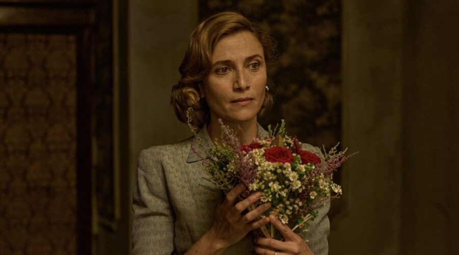 Anna Foglietta in una scena di “Questi fantasmi!”. Credits: Rai.