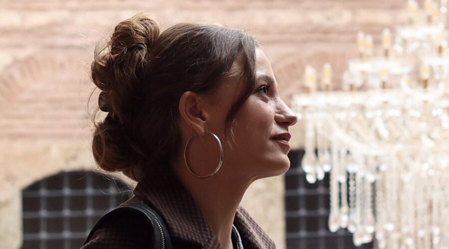 Serenay Sarikaya (Devin) in “The Family”. Credits: RTI Mediaset.