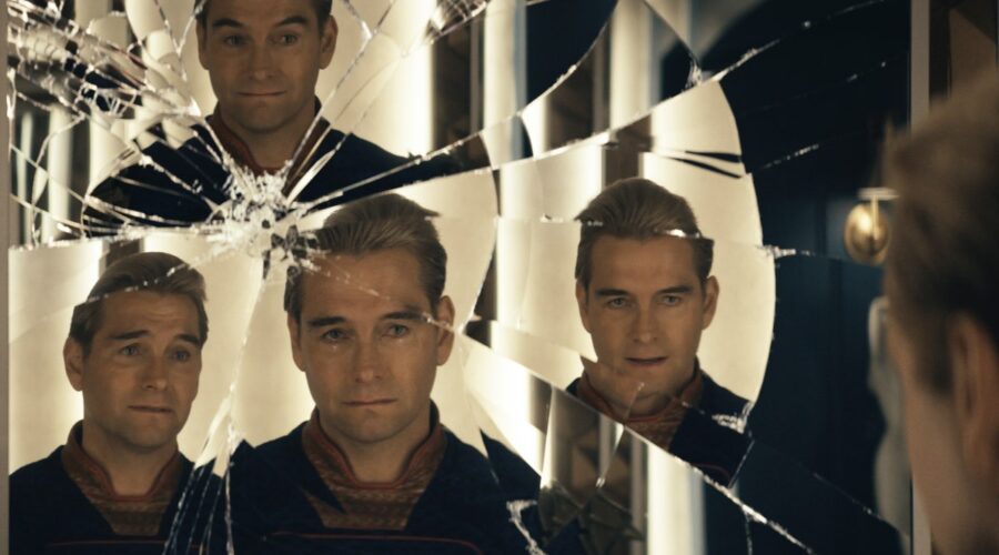 Homelander (Antony Starr) in una scena della quarta stagione di “The Boys”. Credits: Prime Video.