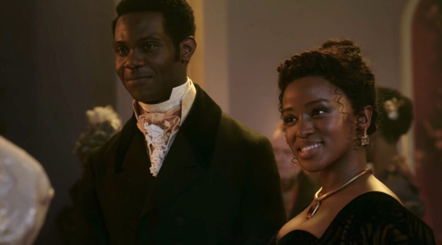 Da sinistra: Victor Alli (John Stirling) e Masali Baduza (Michaela Stirling) in una scena dell'episodio 8 di “Bridgerton 3”. Credits: Netflix.