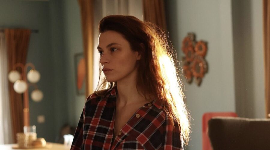 Yüsra Geyik (Yağmur) in “The Family”. Credits: RTI Mediaset.