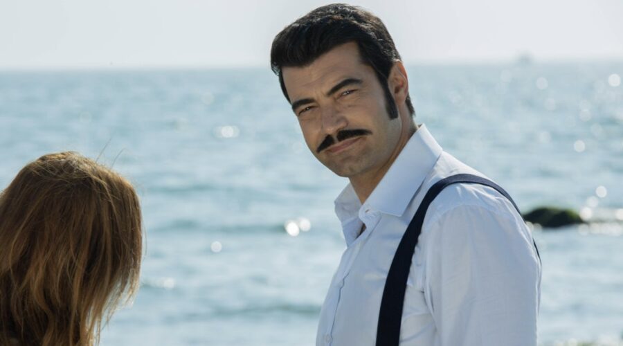 Da sinistra: Hilal Altınbilek (Züleyha) e Murat Ünalmis (Demir) in una scena di ”Terra Amara”. Credits: RTI Mediaset.