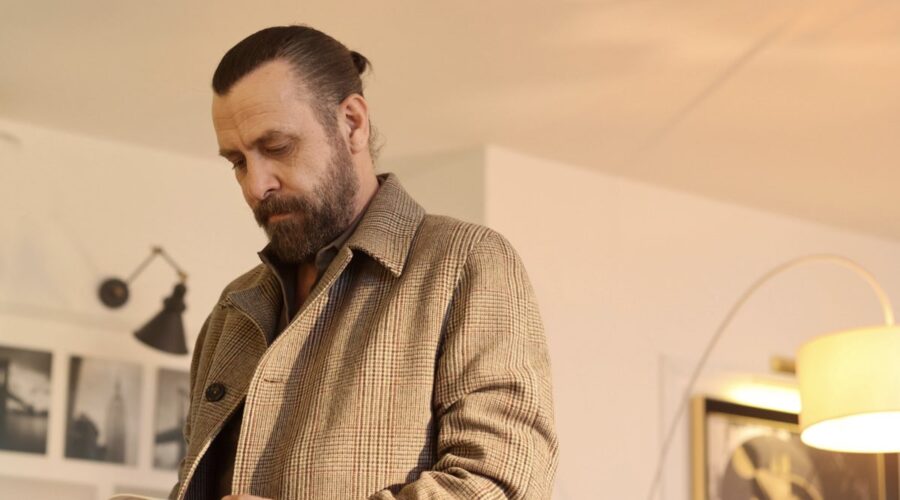 Nejat Isler (Cihan) in una scena di “The Family”. Credits: RTI Mediaset.