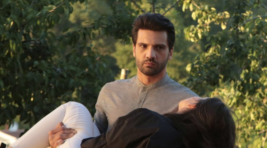 Kaan Urgancioglu (Emir Kozcuoglu) in una scena di “Endless Love”. Credits: RTI Mediaset.