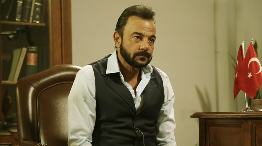 Kerem Alisik (Fekeli) in una scena di “Terra Amara”. Credits: RTI Mediaset.