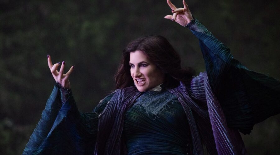 Kathryn Hahn In Agatha All Along Episodio 7 Credits Disney Plus