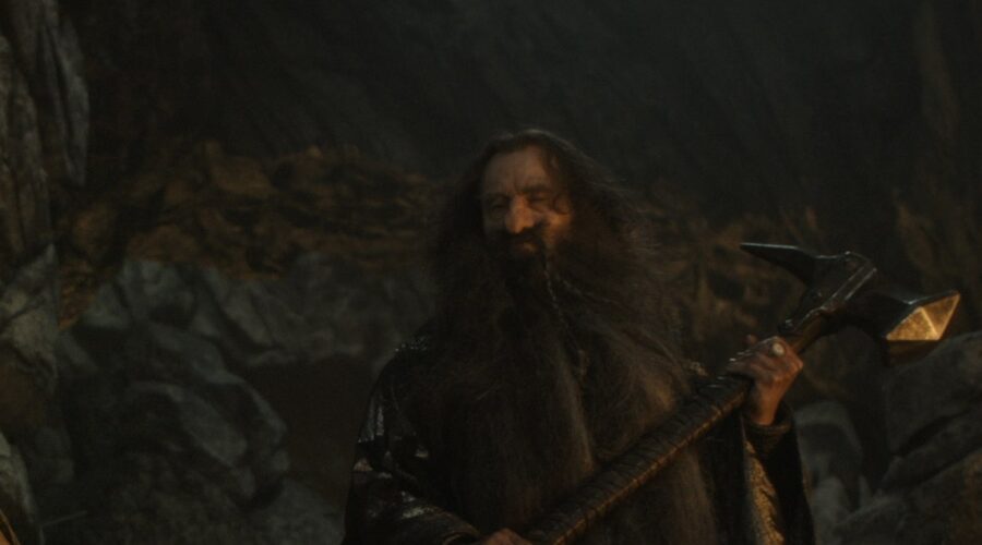 Owain Arthur (Durin IV) in una scena del trailer de “Il Signore degli Anelli: Gli Anelli del Potere 2”. Credits: Prime Video.