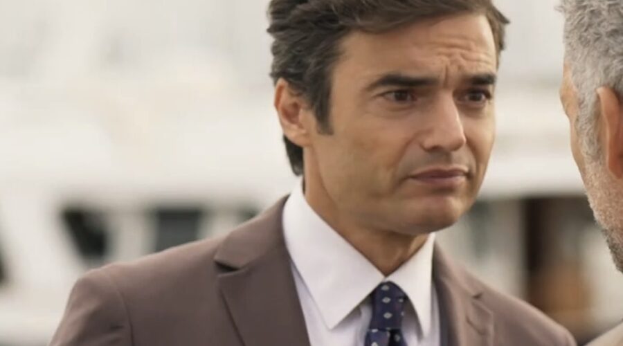 Paolo Briguglia (Roberto Corsaro) in una scena del promo de “I Fratelli Corsaro”. Credits: RTI Mediaset.