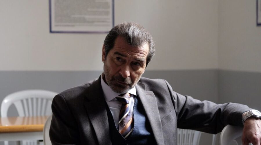 Ugur Polat (Yekta Tilmen) in una scena di “Segreti di famiglia”. Credits: RTI Mediaset.