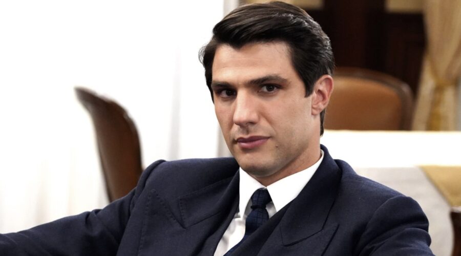 Pietro Masotti (Marcello Barbieri) in un posato per “Il Paradiso Delle Signore 9”. Credits: Rai.