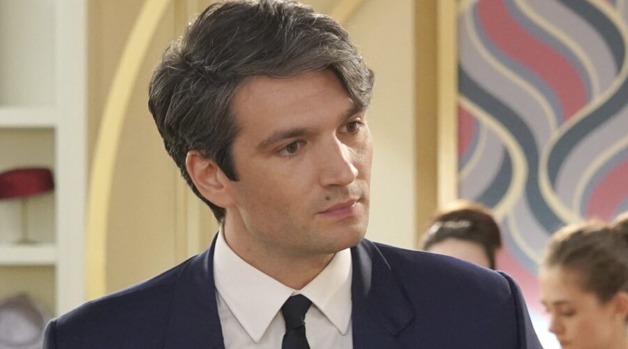 Filippo Scarafia (Roberto Landi) in una scena de “Il Paradiso Delle Signore 9”. Credits: Rai.