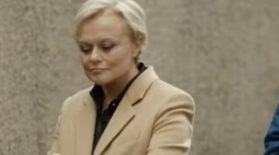 Muriel Robin (Louise Arbus) in una scena del trailer di “Master Crimes”. Credits: TF1/Rai.