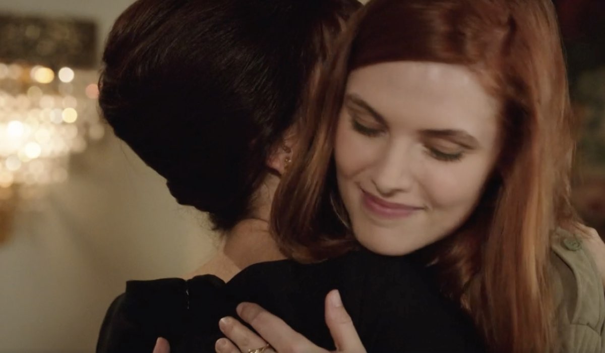 Da sinistra: Vanessa Gravina (Adelaide Di Sant'Erasmo) e Arianna Amadei (Odile di Sant'Erasmo) in una scena della puntata 1 de “Il Paradiso Delle Signore 9”. Credits: Rai.