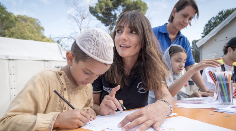 Ambra Angiolini (Sara Nobili) in una scena di “Sempre al tuo fianco”. Credits: Rai.