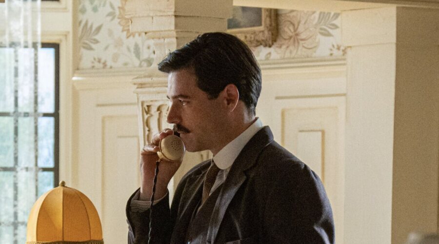 Arturo Sancho (Manuel Luján) In La Promessa Credits Rete In Rete