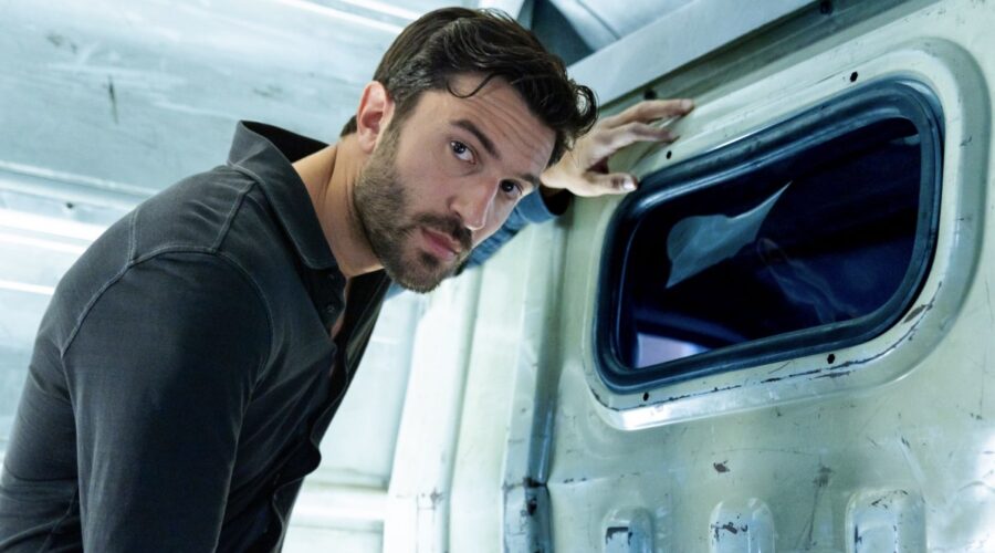 Luigi Miele (Damiano) in una scena di “Un Posto Al Sole”. Credits: Rai.