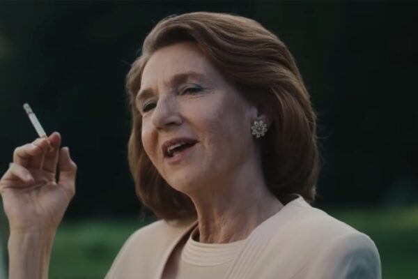 Elsie de Brauw (Beatrix) in una scena dal trailer di “Maxima”, Credits: Millstreet Films/Fotogramma da YouTube.