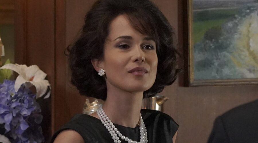 Marta Mazzi (Giulia Furlan) in un posato per “Il Paradiso Delle Signore 9”. Credits: Rai.