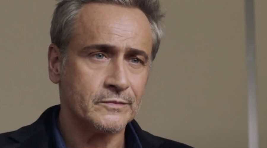 Jean-Michel Tinivelli (Simon) in una scena dal trailer di “Simon Coleman”. Credits: France Télévisions/ Fotogramma da YouTube.