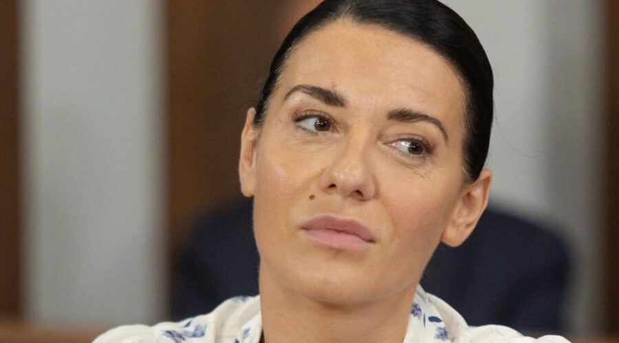 Natalia Giro (Magdalena) in una scena di “Un Posto al Sole”. Credits: Rai.