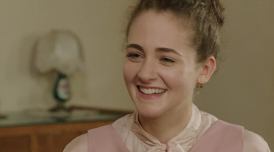 Giulia Sangiorgi (Mirella Vanni) in una scena della puntata 4 de “Il Paradiso Delle Signore 9”. Credits: Rai.