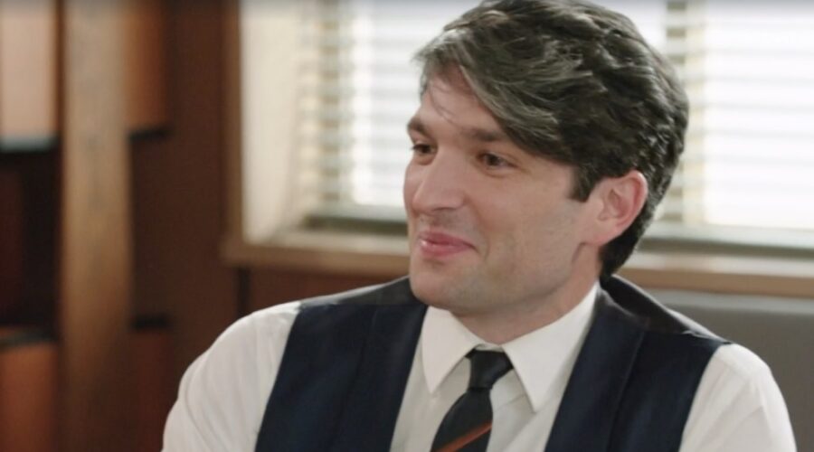 Filippo Scarafia (Roberto Landi) in una scena della puntata 2 de “Il Paradiso Delle Signore 9”. Credits: Rai.