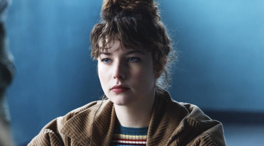 Sinead Thornhill (Mathilde Comi) in una scena di “Brennero”. Credits: Rai.