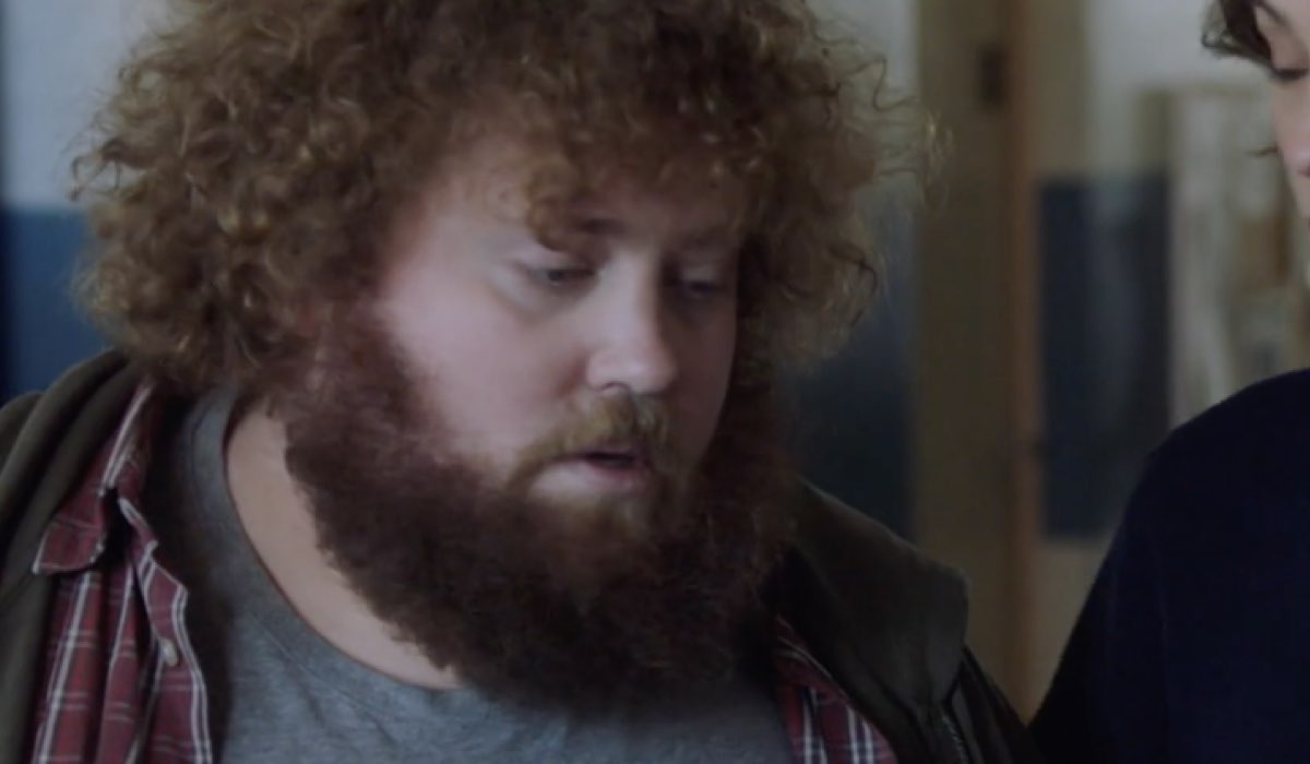 Ted Étienne (Cyril Langlois) in una scena dal trailer di “Simon Coleman”. Credits: France 2 / Fotogramma da YouTube.