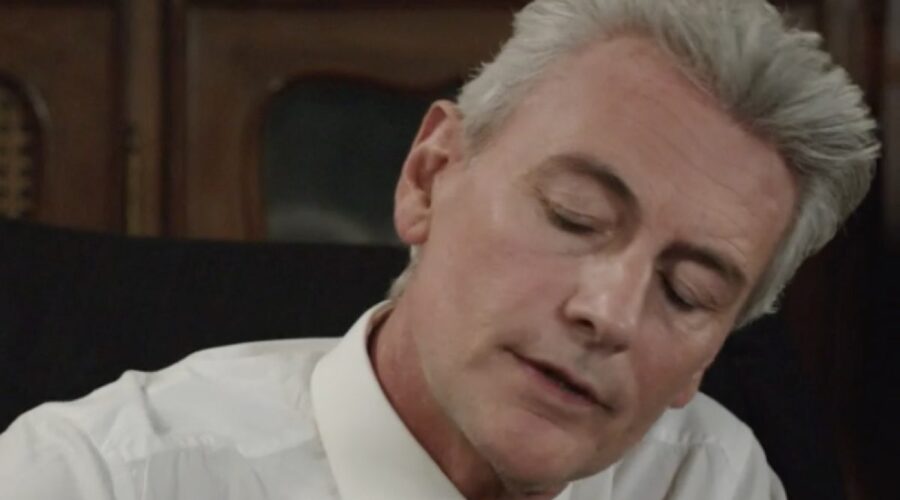 Roberto Farnesi (Umberto Guarnieri) in una scena della puntata 4 de “Il Paradiso Delle Signore 9”. Credits: Rai.