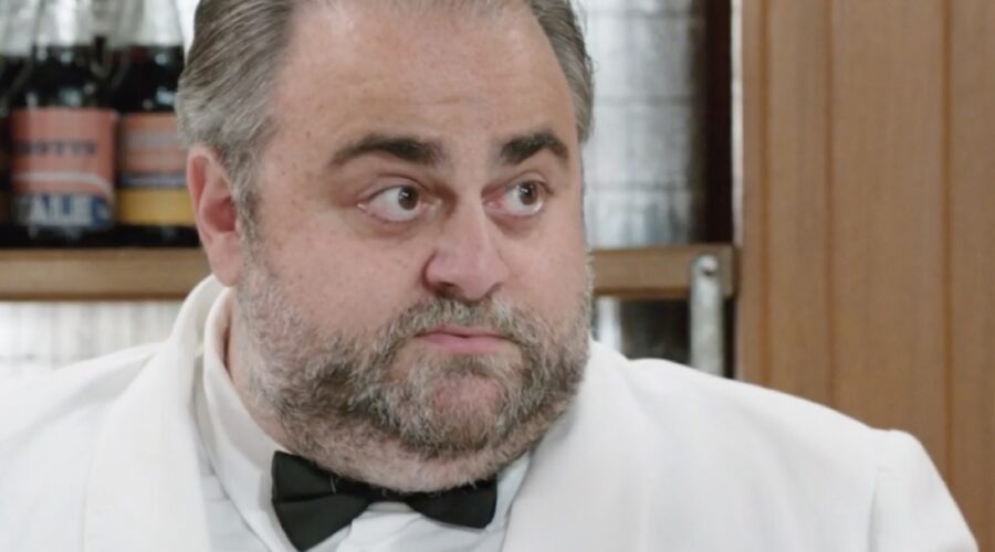 Massimo Cagnina (Ciro Puglisi) in una scena della puntata 5 de “Il Paradiso Delle Signore 9”. Credits: Rai.