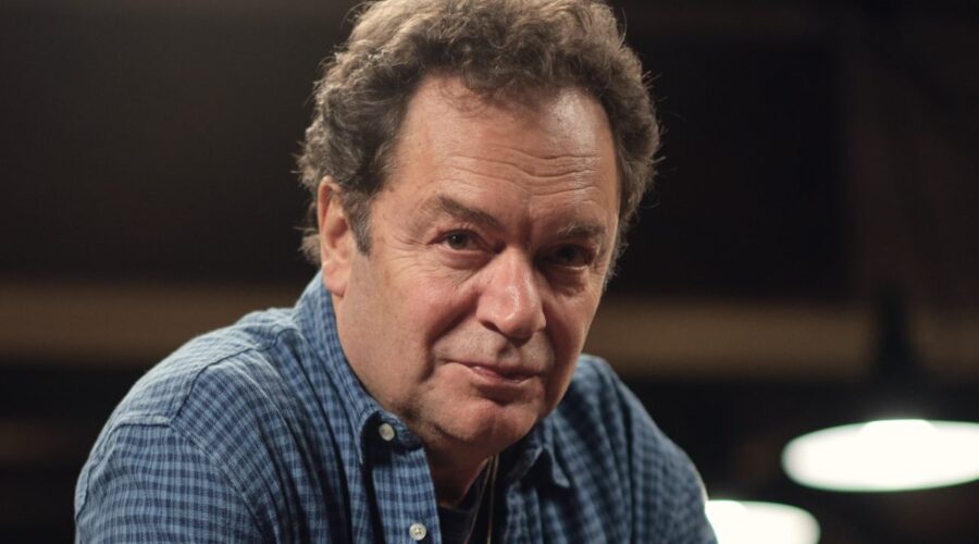 Diego Ribon (Secondo) in una scena di “Stucky”. Credits: Rai.