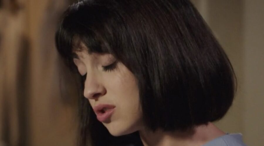 Clara Danese (Elvira Gallo) in una scena della puntata 7 de “Il Paradiso Delle Signore 8”. Credits: Rai.
