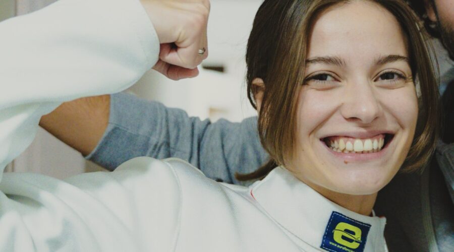 Emma Valenti (Silvia) in una scena di “Nudes” 2. Credits: Rai.