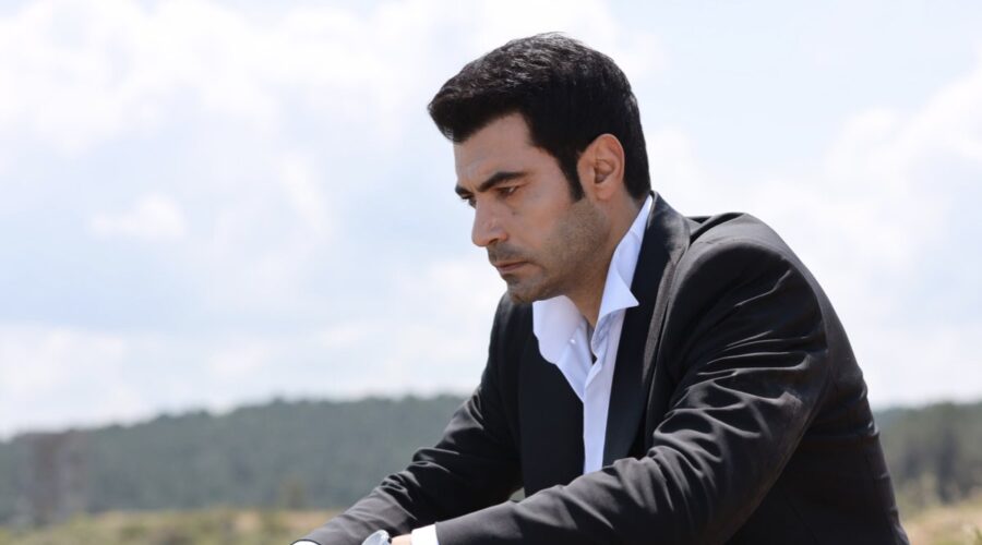 Murat Ünalmış (Gülcemal) in una scena de “La Rosa Della Vendetta”. Credits: RTI Mediaset.
