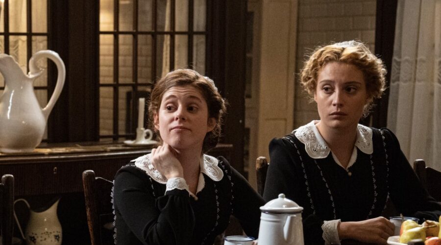 Joaquin Climent (Romulo Baeza); Ana Garces (Jana Exposito); Sara Molina (Maria Fernandez) In La Promessa Credits Rete In Rete