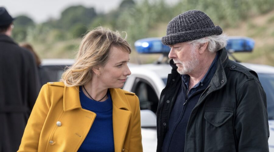 Da sinistra: Julie-Anne Roth (Annabelle Pennac) e Christian Rauth (Hannibal) in una scena di “ I Pennac - Indagini di famiglia”. Credits: Giallo.