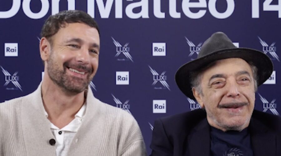 Raoul Bova E Nino Frassica Durante Intervista Per Don Matteo 14 Credits Lux Vide E Rai Fiction